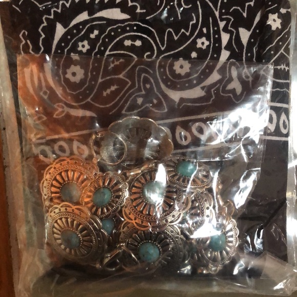 Westerncowgirl romper costume. Includes short romper, a chain belt andbandanna. - Picture 8 of 12